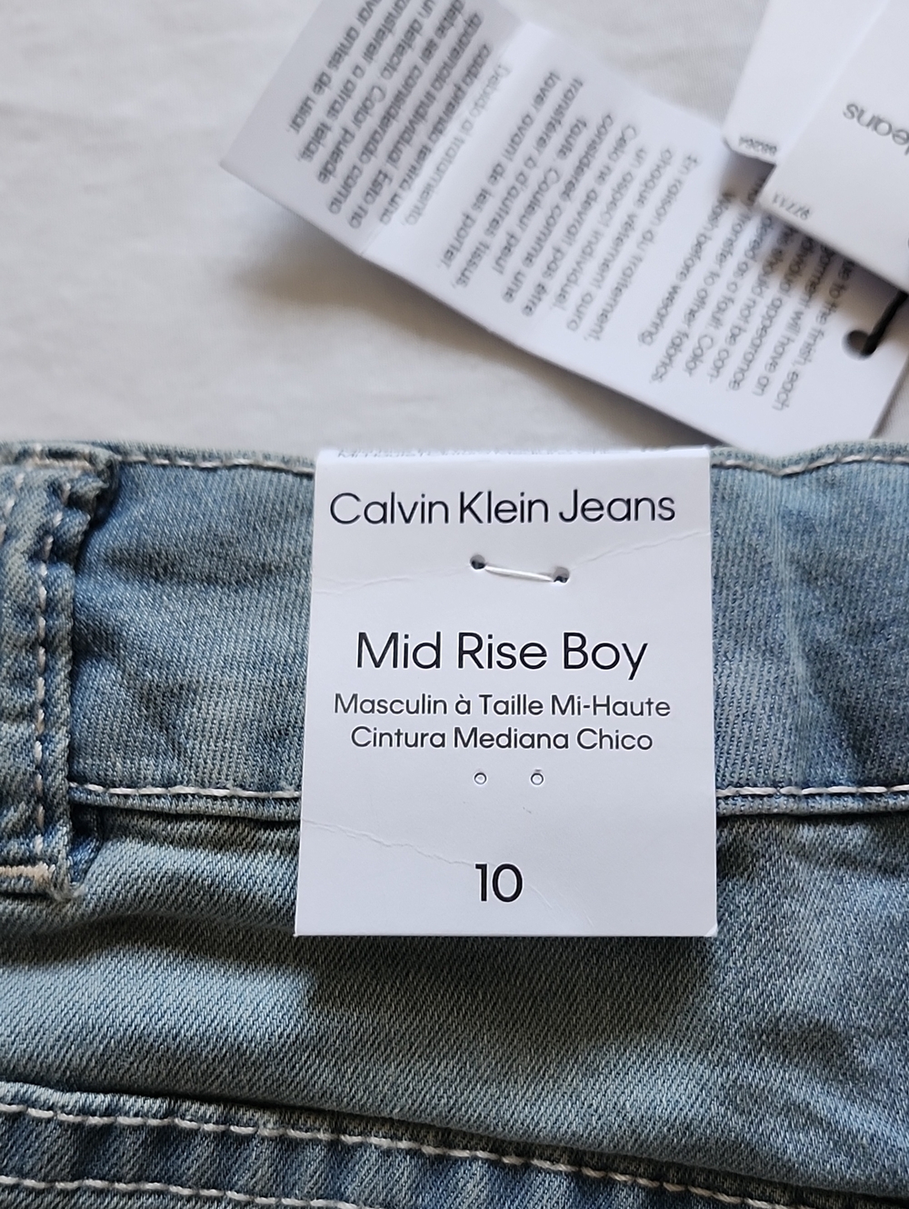 Calvin Klein Girls Mid Rise Bermuda Denim Shorts Medium Wash Size 10 NWT - Picture 4 of 15